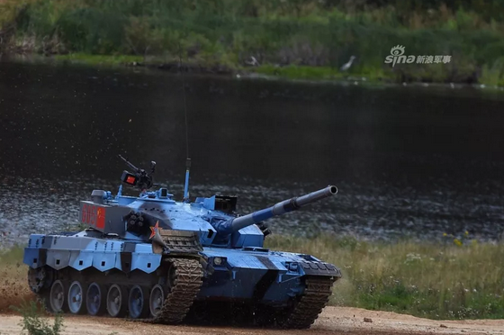 “坦克兩項(xiàng)”半決賽中國(guó)小組奪魁，“海上登陸”接力賽暫居第一